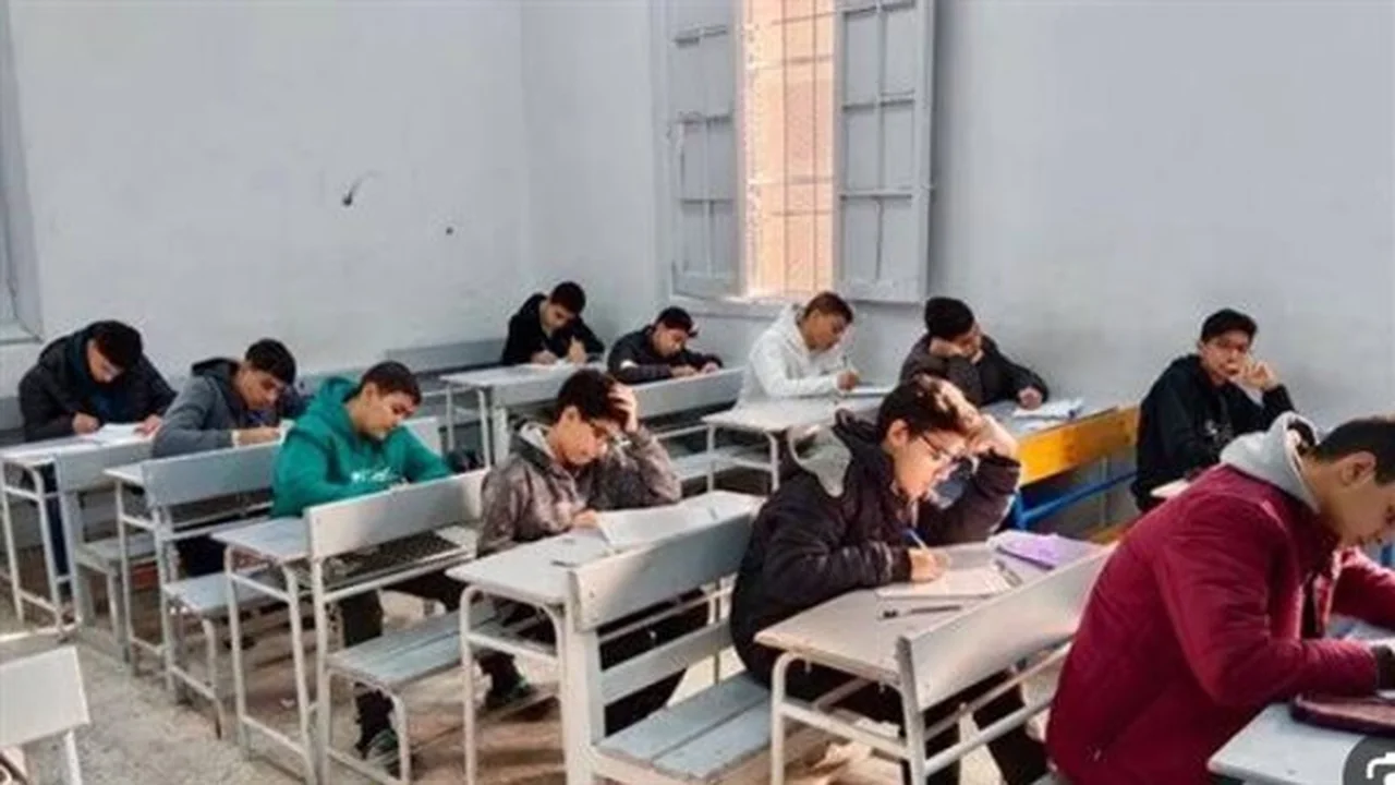 جداول امتحانات الدور الثاني.. تفاصيل مهمة للصفين الأول والثاني الثانوي بالجيزة